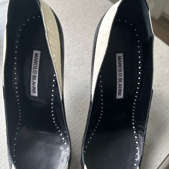 MANOLO BLAHNIK WHITE AND BLACK SNAKE PUMPS EU 40 - Picture 3 of 4